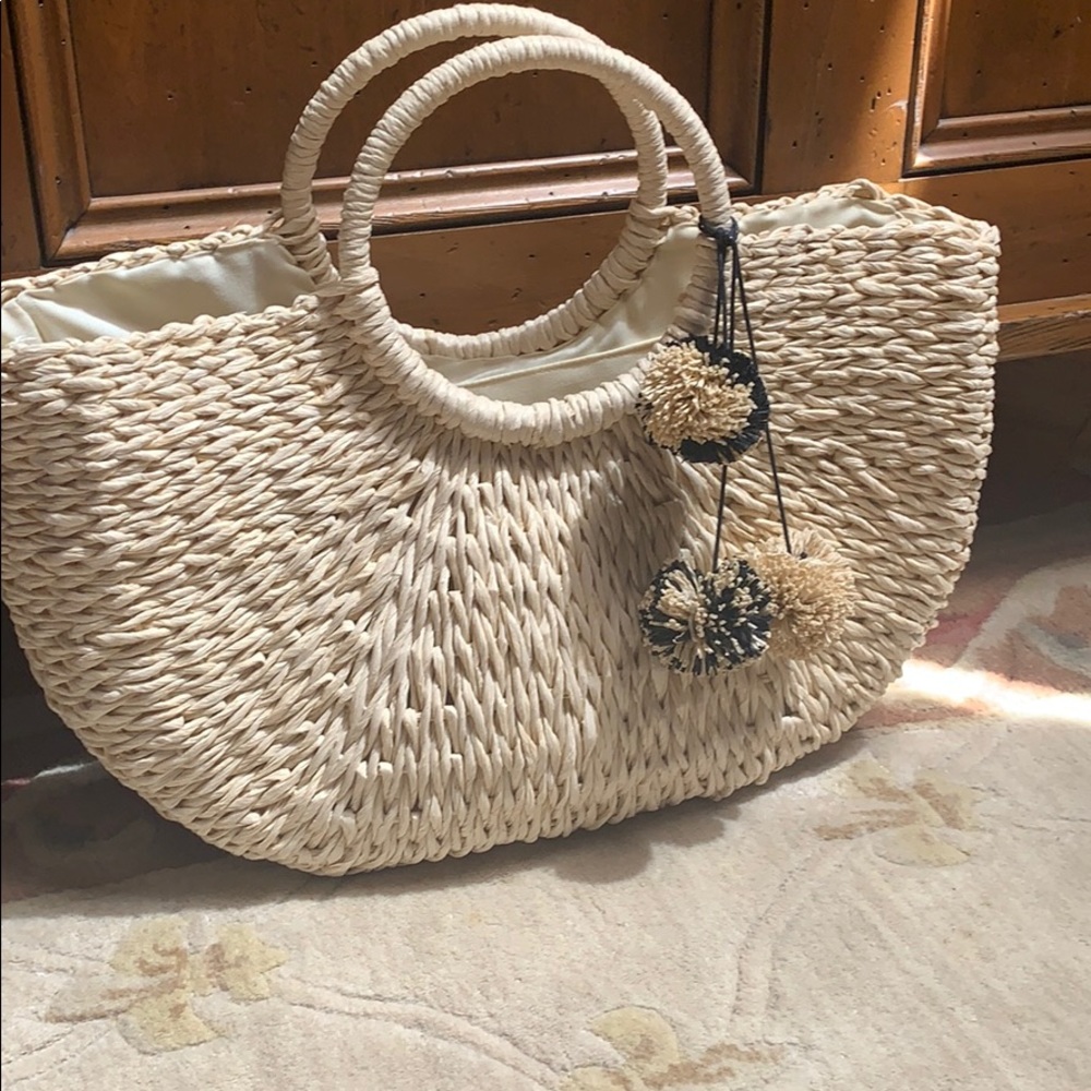 Beautiful, new straw bag